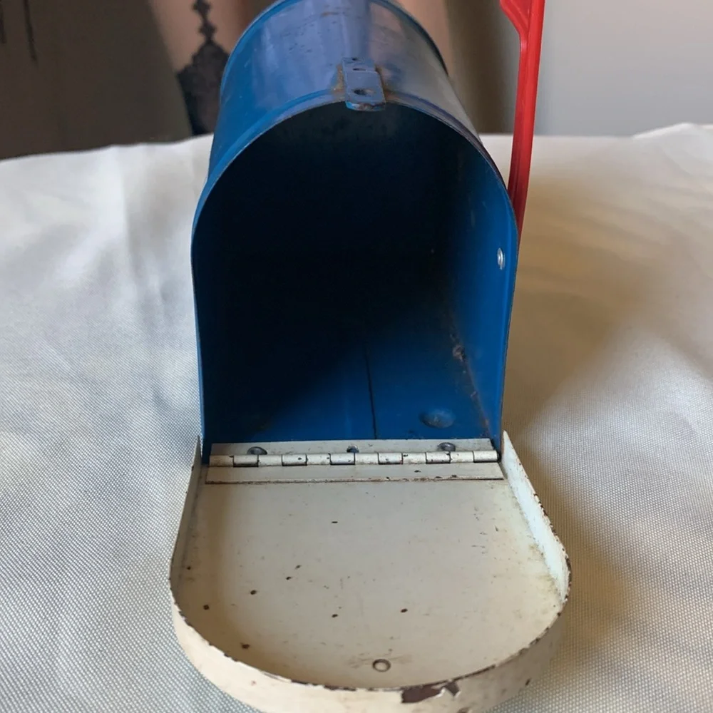 Vintage Bob Evans Farm Mailbox Piggy Bank